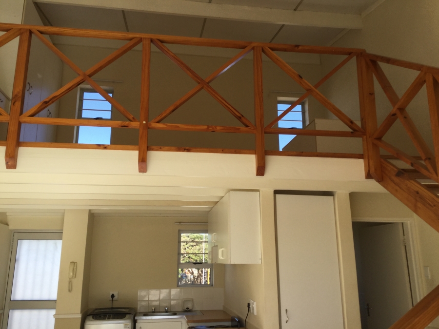To Let 1 Bedroom Property for Rent in Humewood Eastern Cape